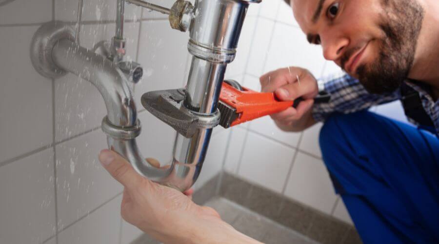 Professional clogged toilet repair services in Eugene, MO